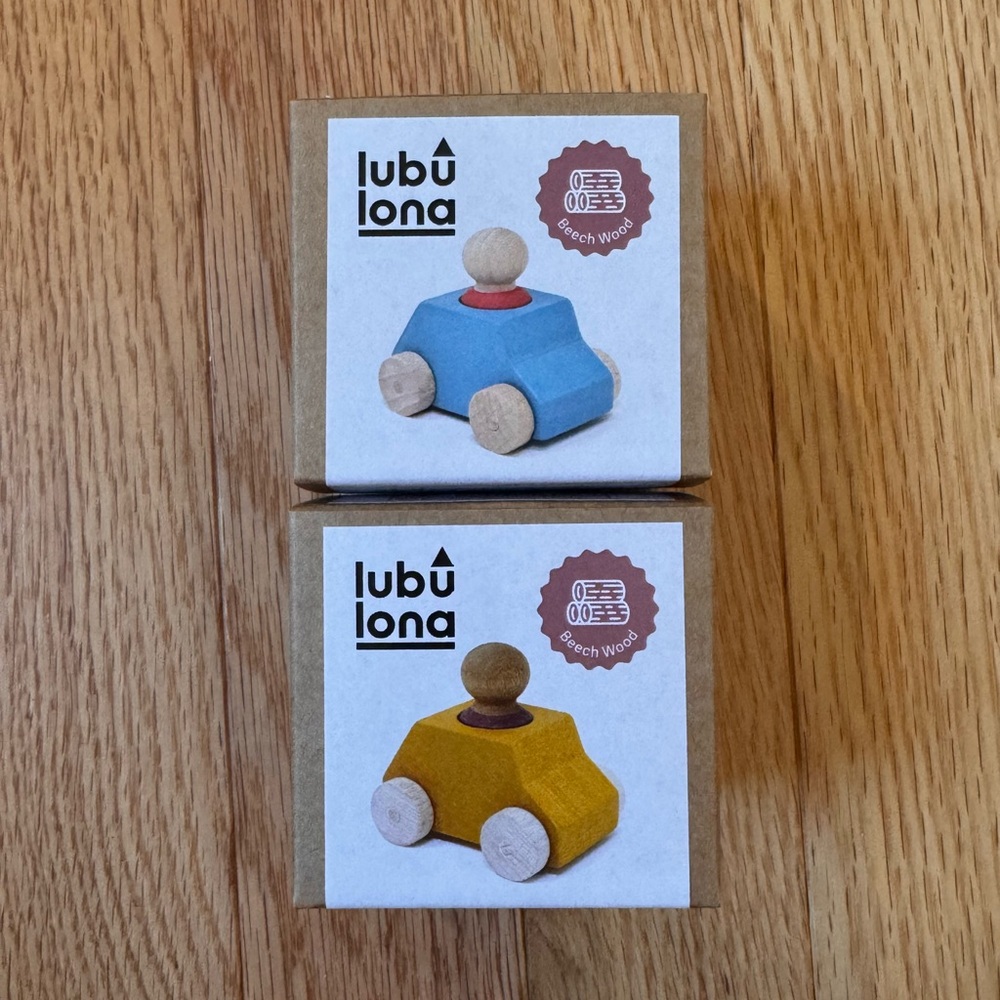 Lubulona Wooden Cars with Peg People set of 2, NIB